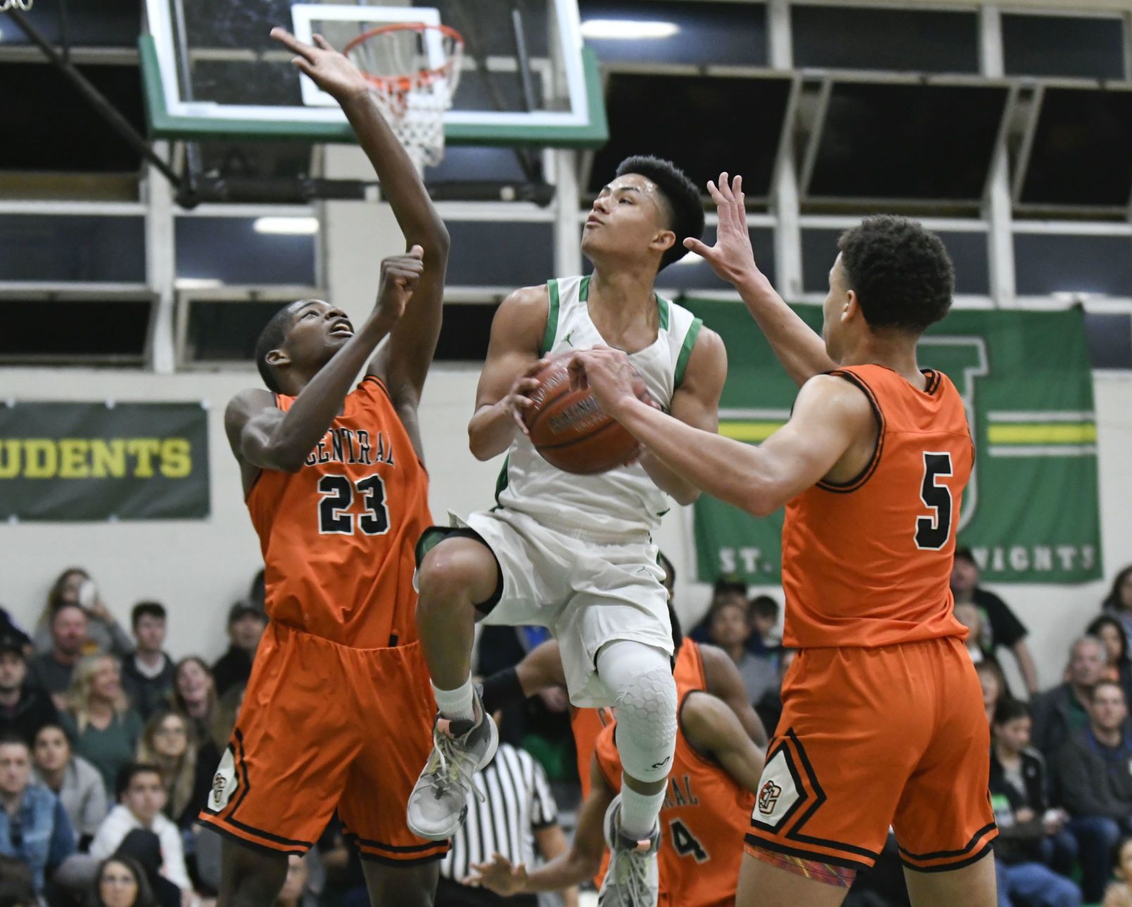 022020 Fresno C vs SJ basketball 05.jpg